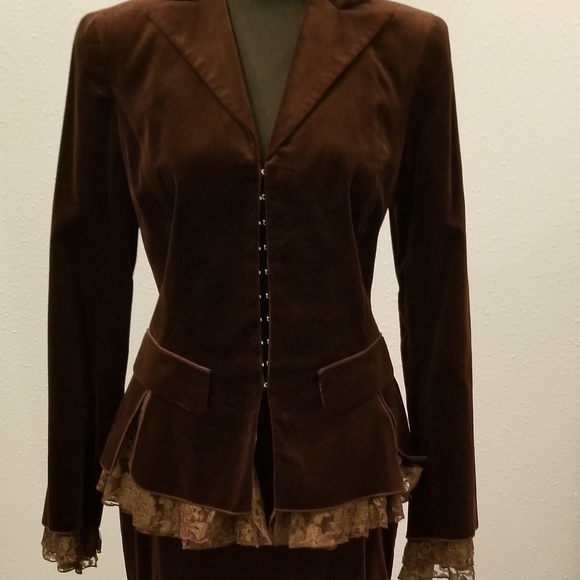 Brown Velvet suit with Lace - Picture 1 of 5
